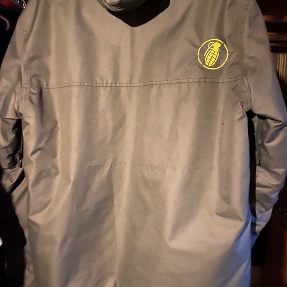 Grenade snowboarding jacket - Picture 2 of 2